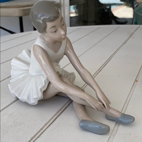 NAO Porcelain Vintage Figurine Ballerina - Picture 1 of 4